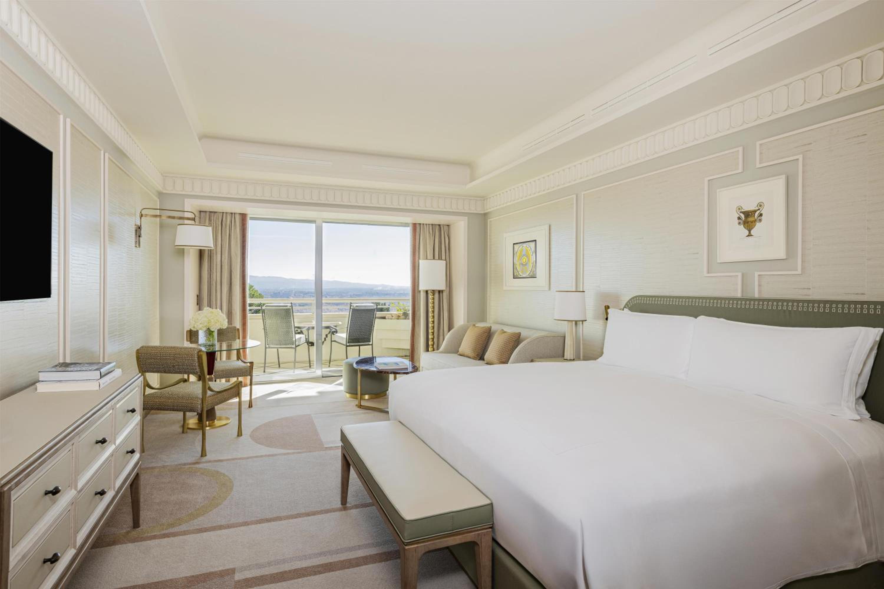 Premier, Deluxe, King Bed, Ria View