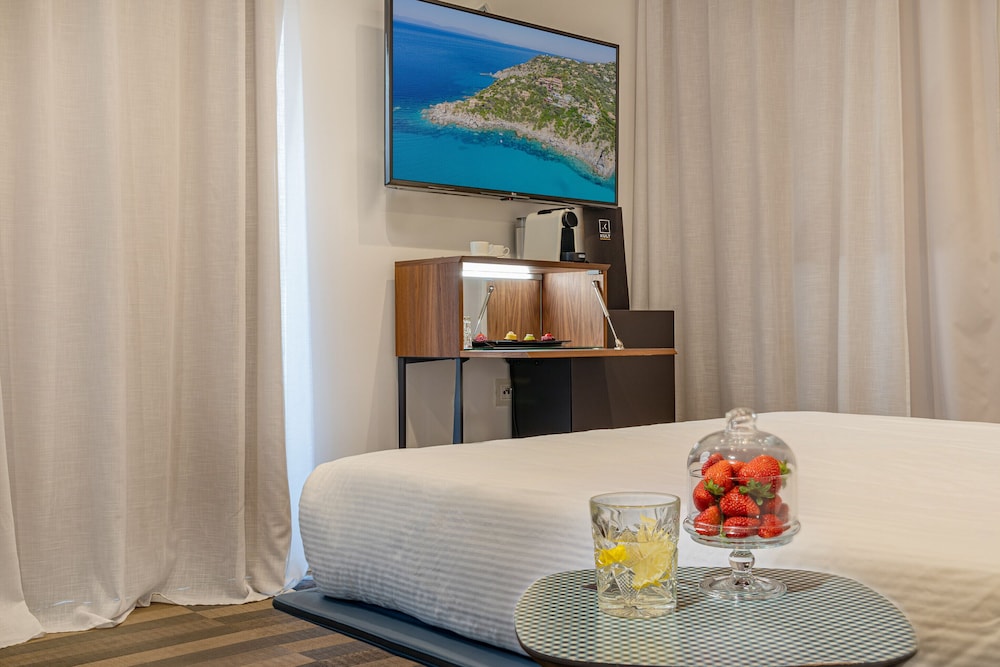 Kkult Boutique Hotel 11/57