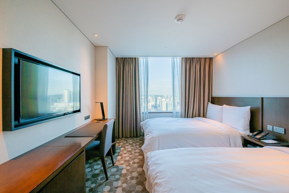LOTTE CITY HOTEL MYEONGDONG 13/71