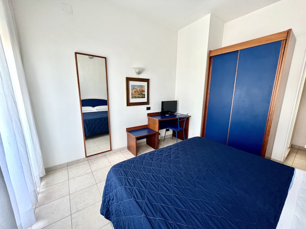 Hotel Montecarlo 17/50
