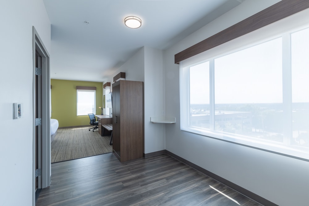 Holiday Inn Express & Suites Columbia Downtown – The Vista 28/60