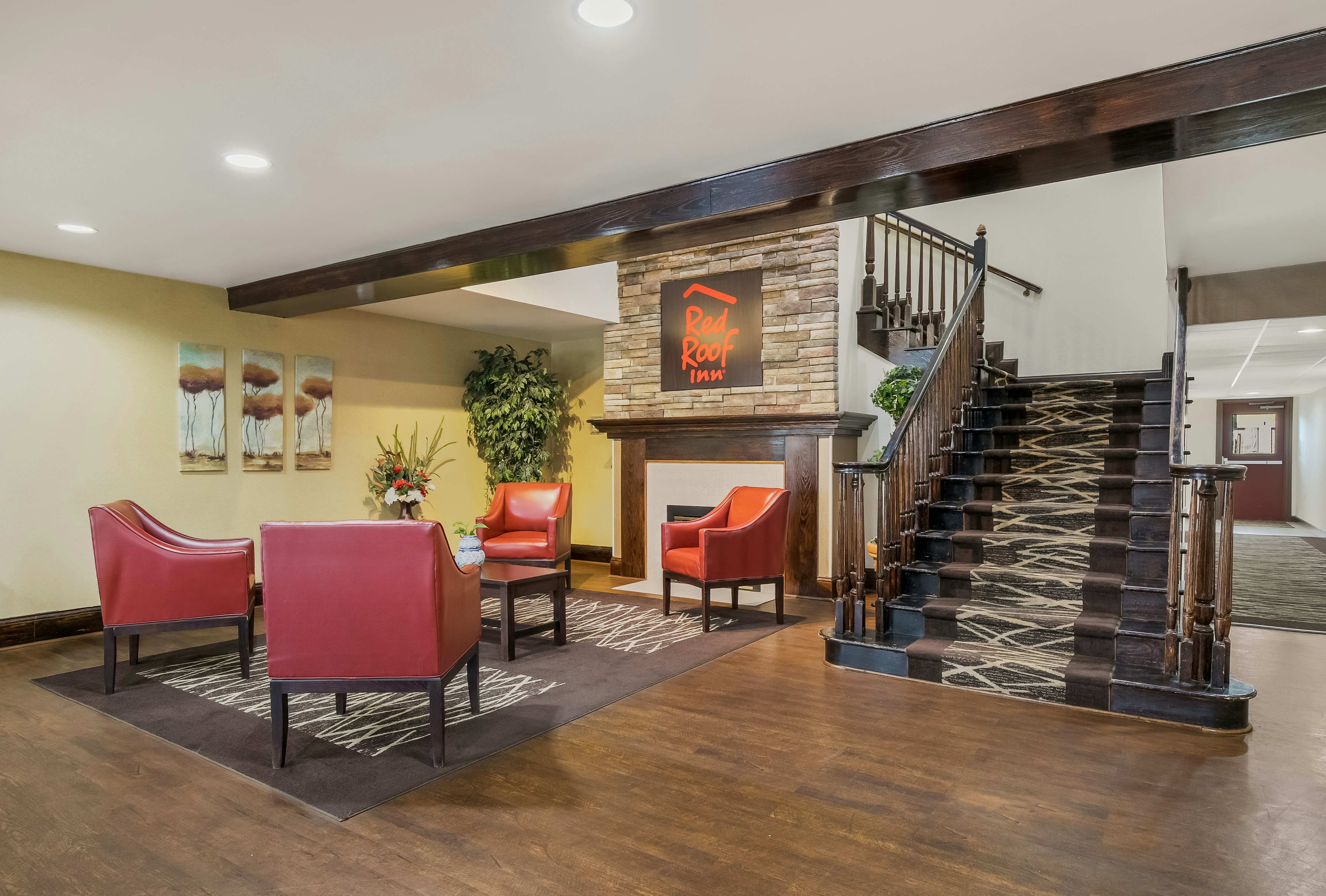 Red Roof Inn and Suites Knoxville East 33/42
