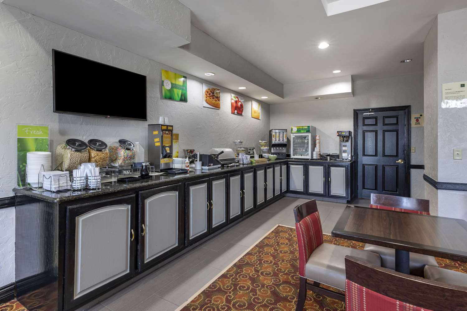 Quality Inn & Suites I-35 E-Walnut Hill 40/41