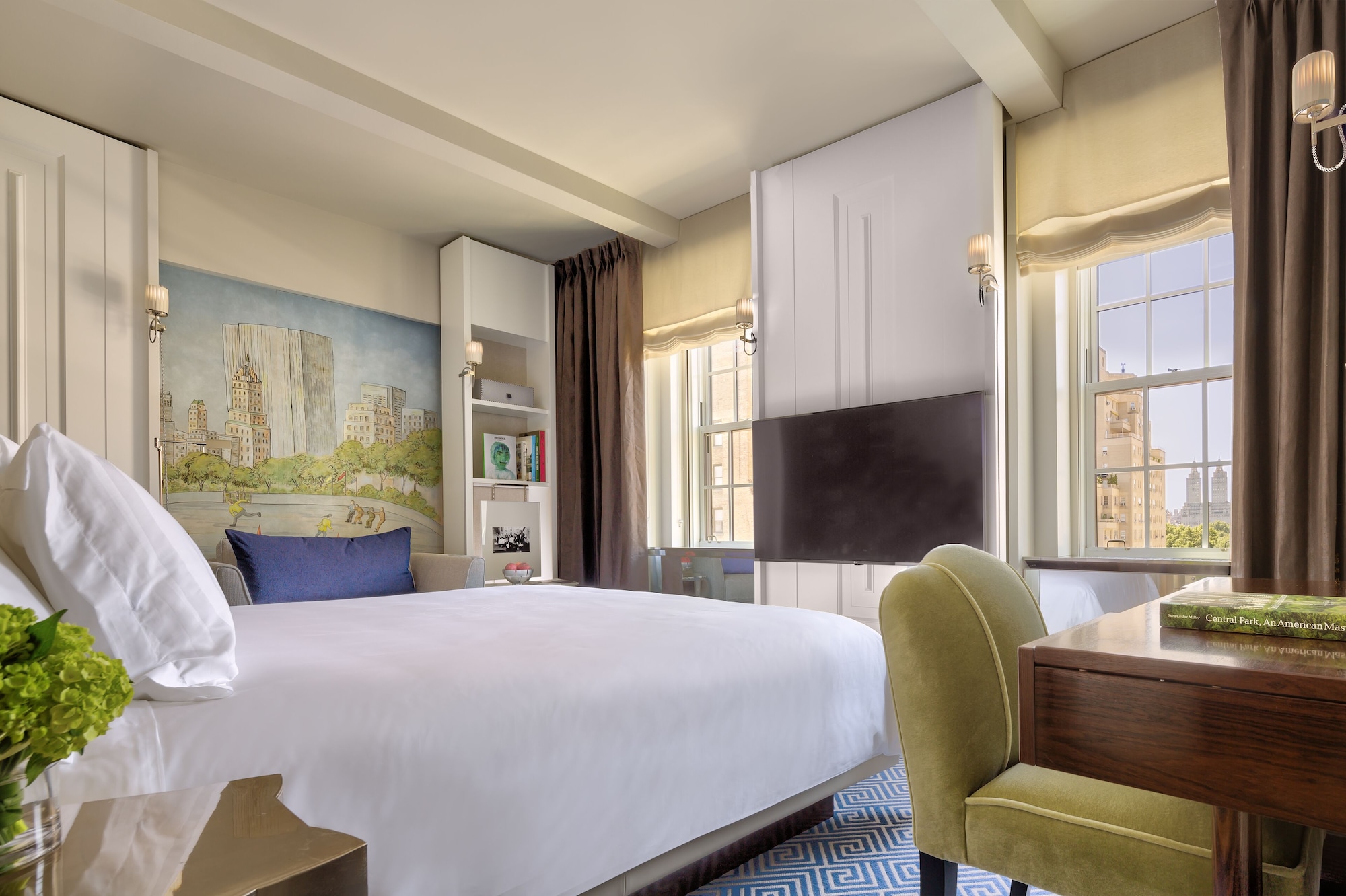 DELUXE, KING BED