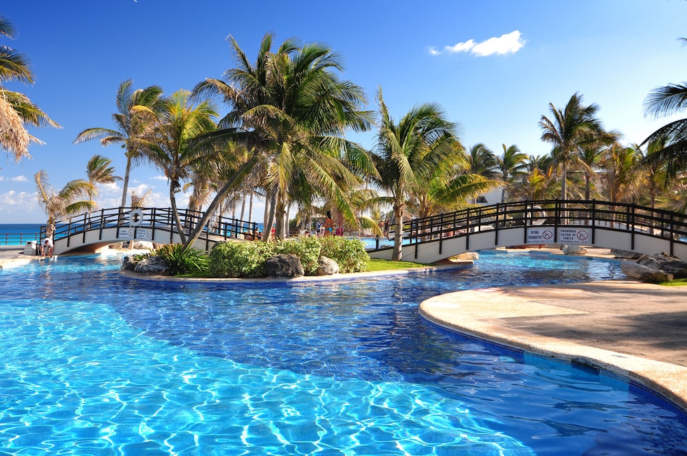 Grand Oasis Cancun All Inclusive in CANCUN