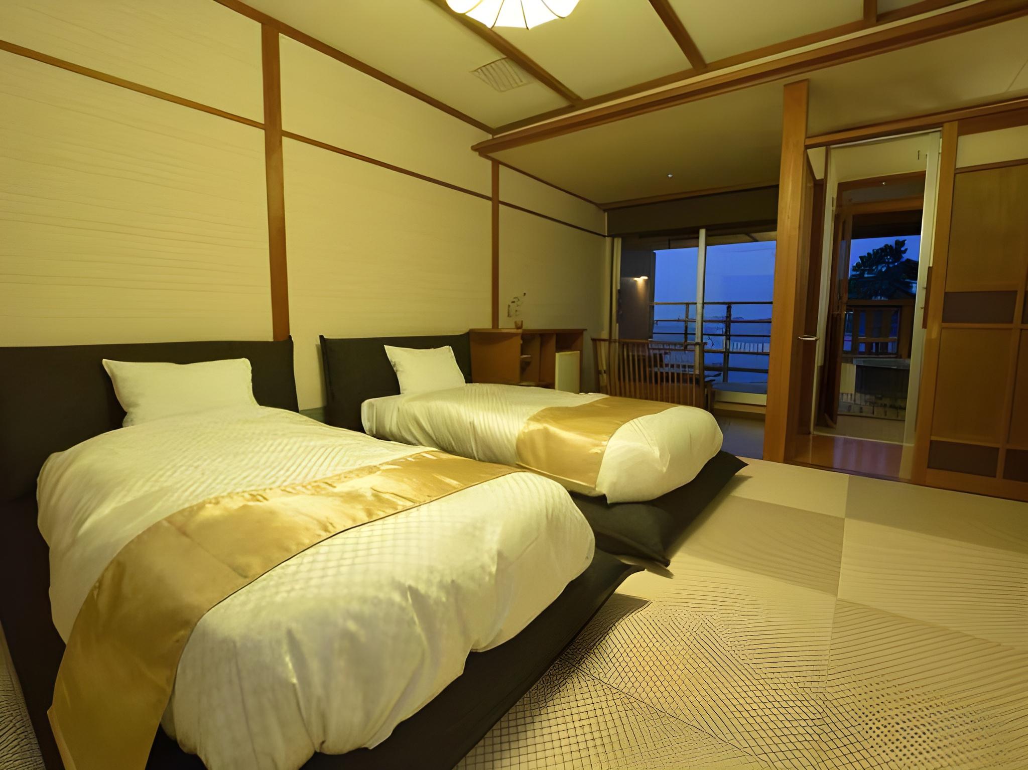 Room, Twin Beds, Outdoor Bath