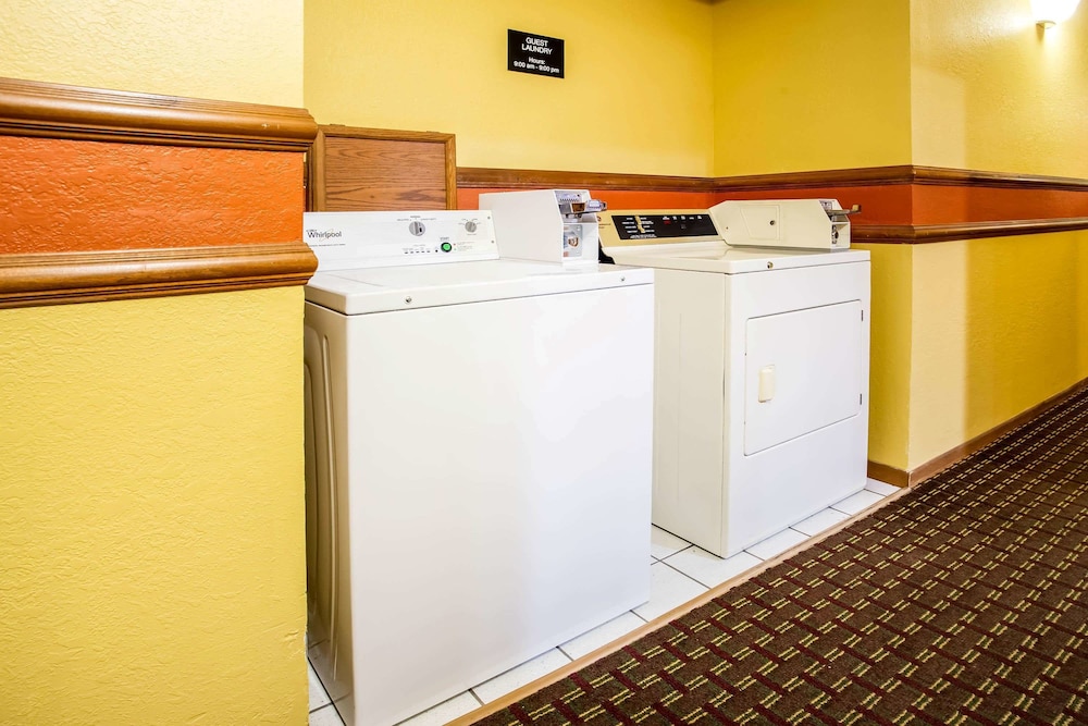 Super 8 By Wyndham Crawfordsville 6/20