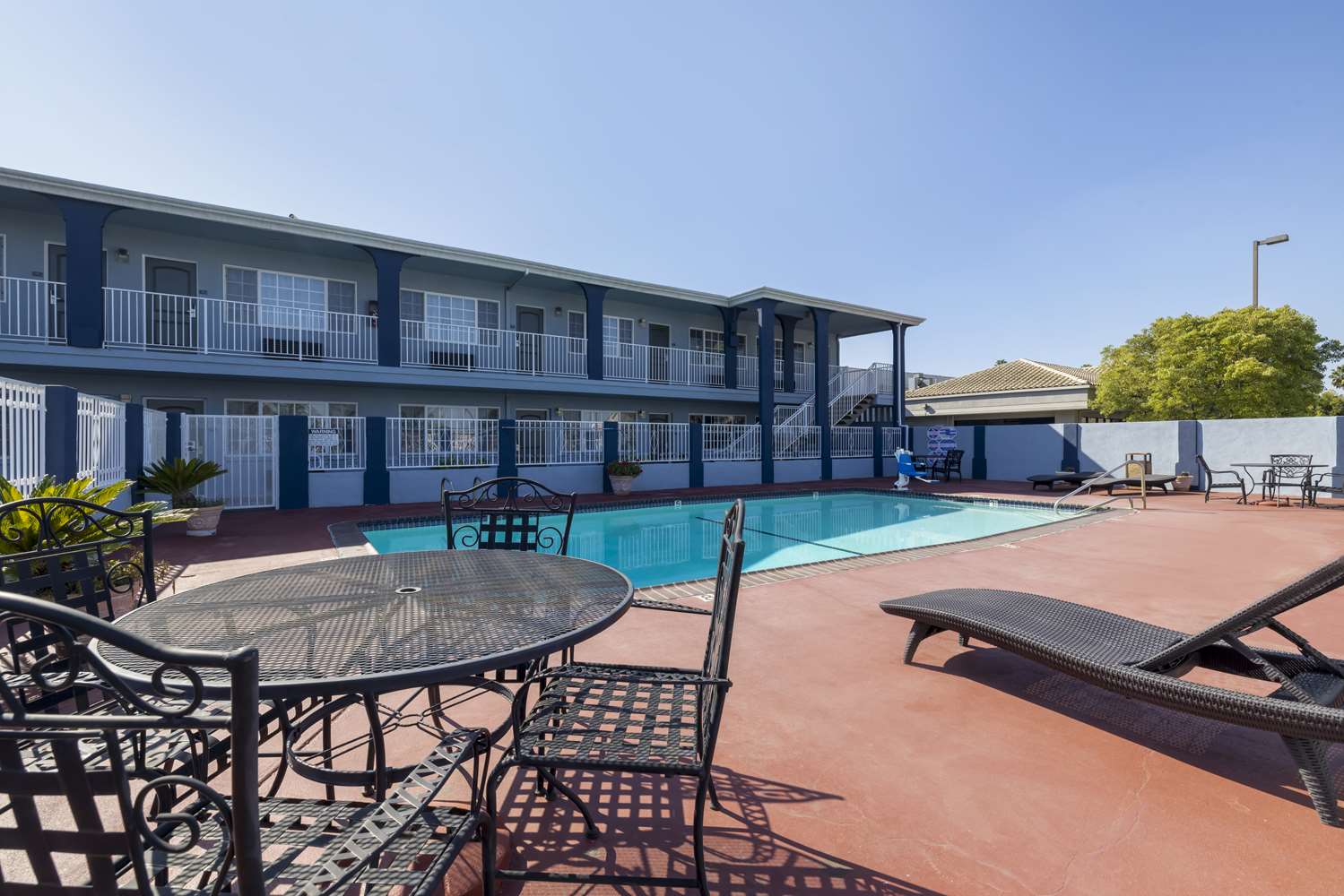 Best Western Orange Plaza 25/26
