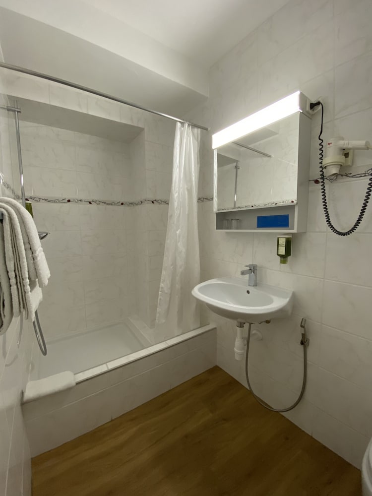 Hotel Toscana 54/55