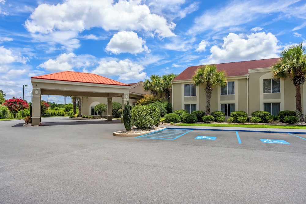 Comfort Inn & Suites Walterboro I-95 57/63