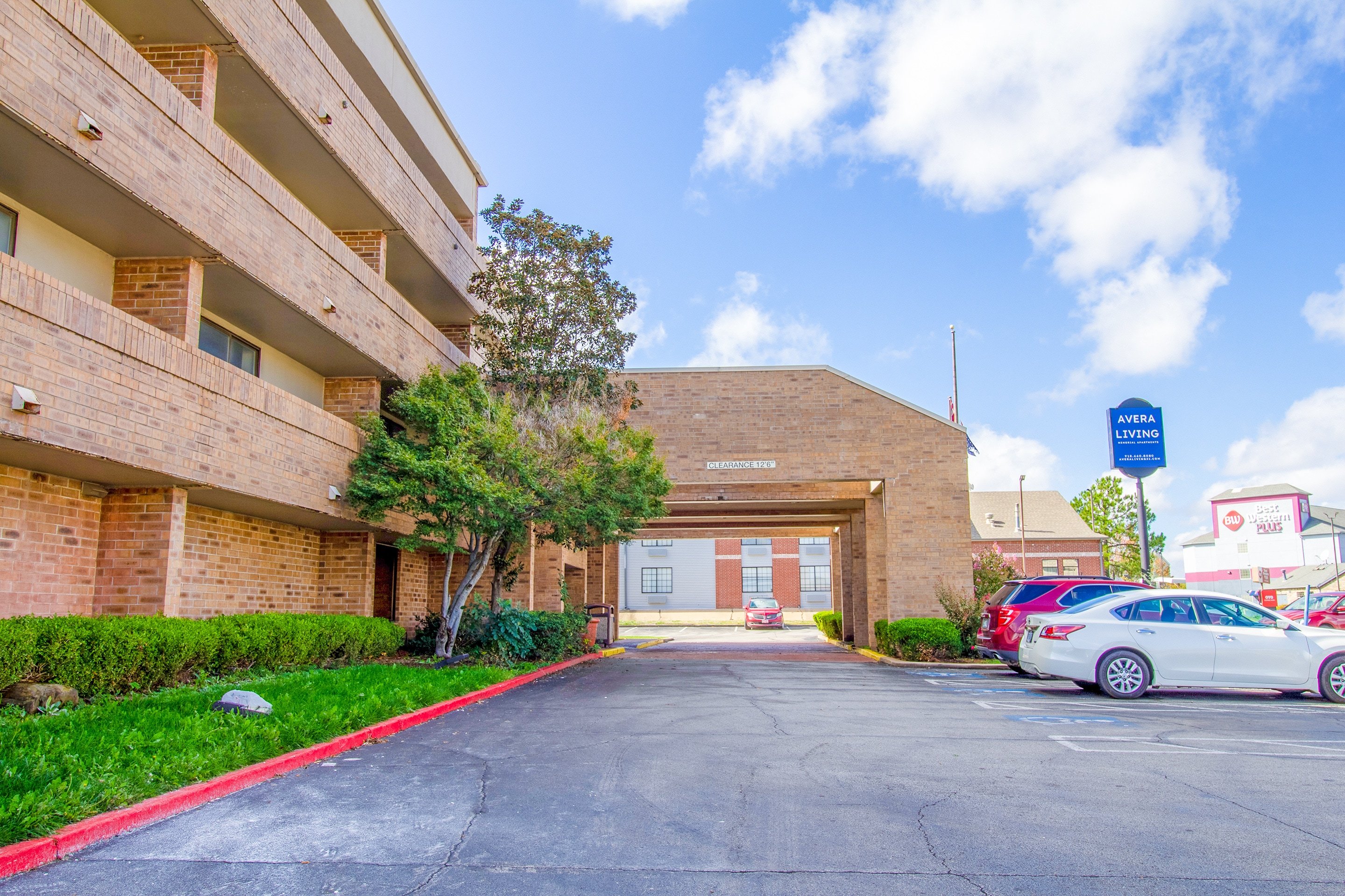 Tulsa Square Hotel Central, I-44 By OYO 39/42