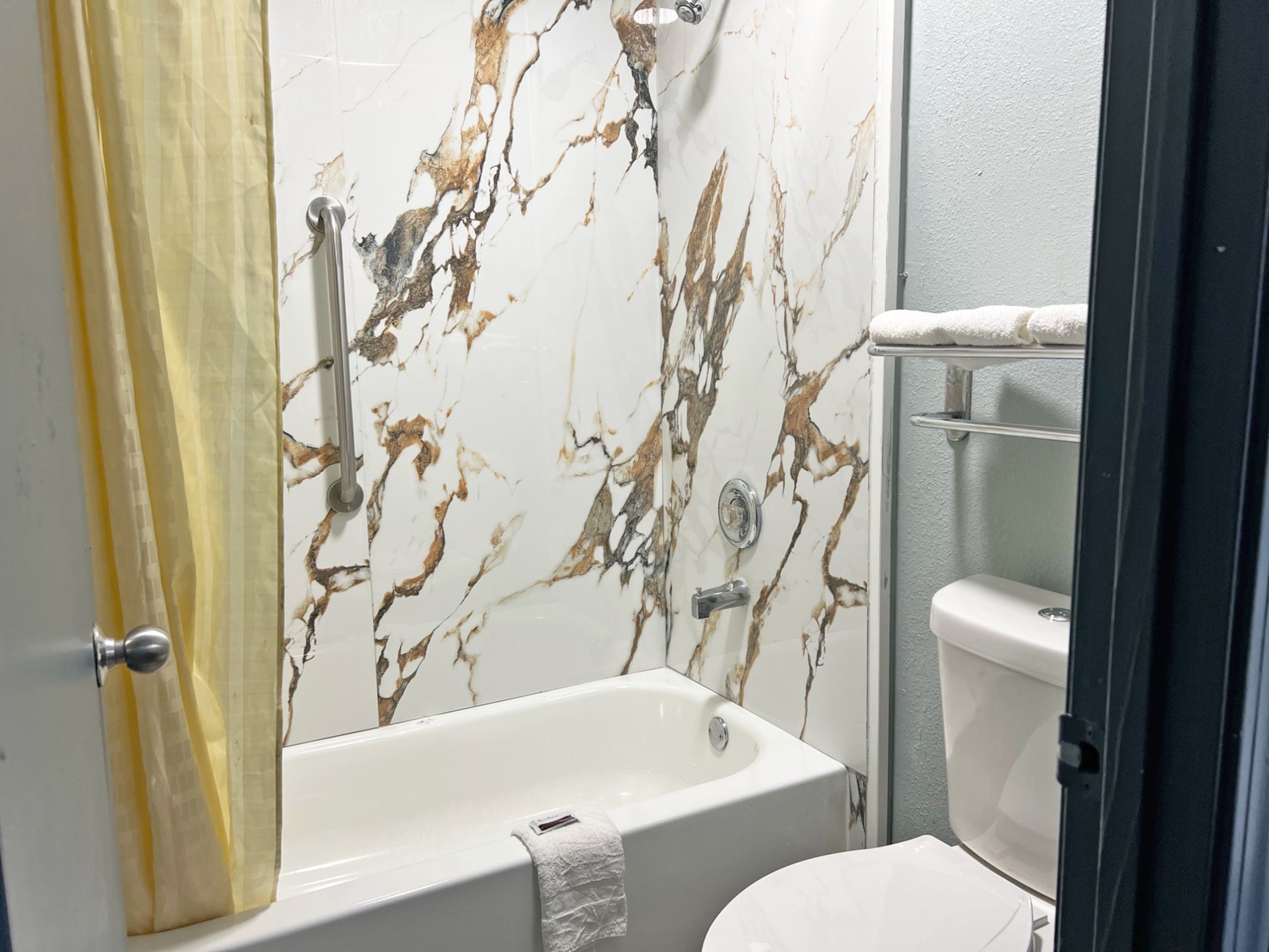 Red Carpet Inn And Suites Newnan 18/18
