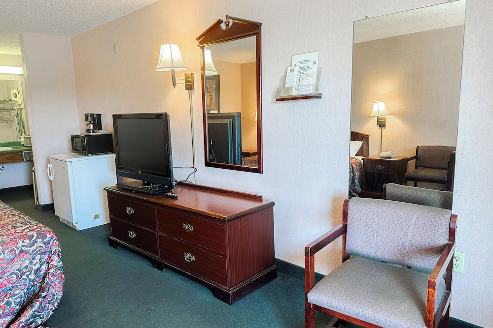 OYO Hotel East Macon I-75 51/74