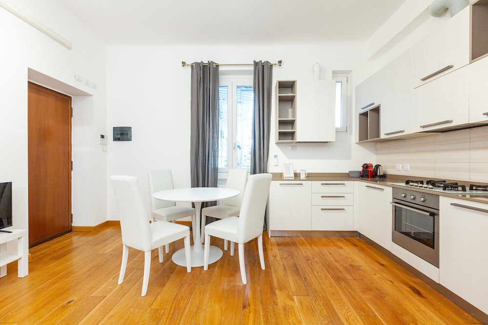 easyhomes - Central Station 10/25