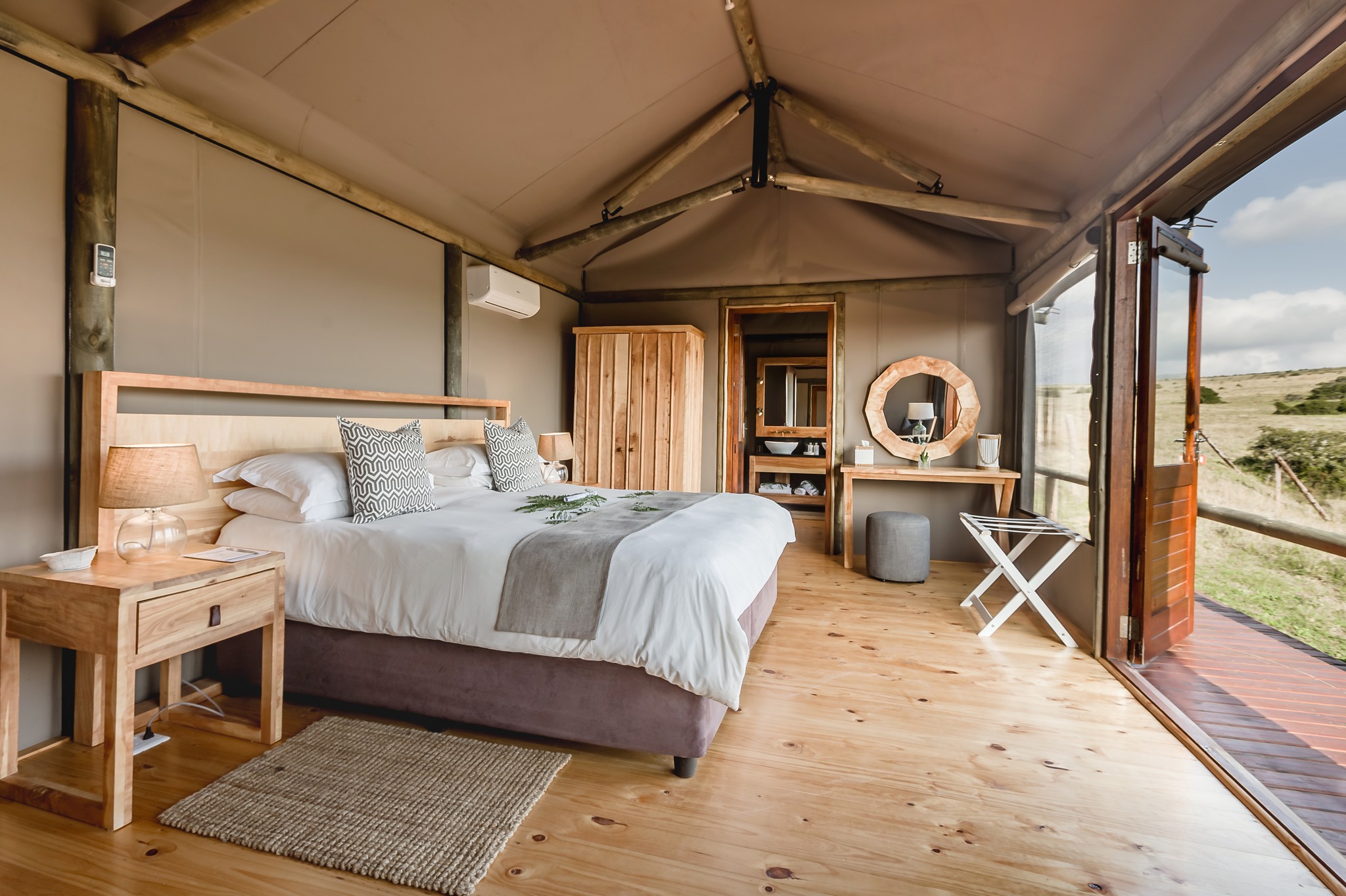 Safari, Luxury, Family, Tent، Hlosi Game Lodge 2/3