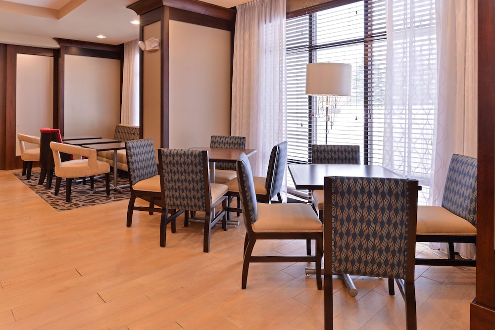 Hampton Inn Potsdam 28/33