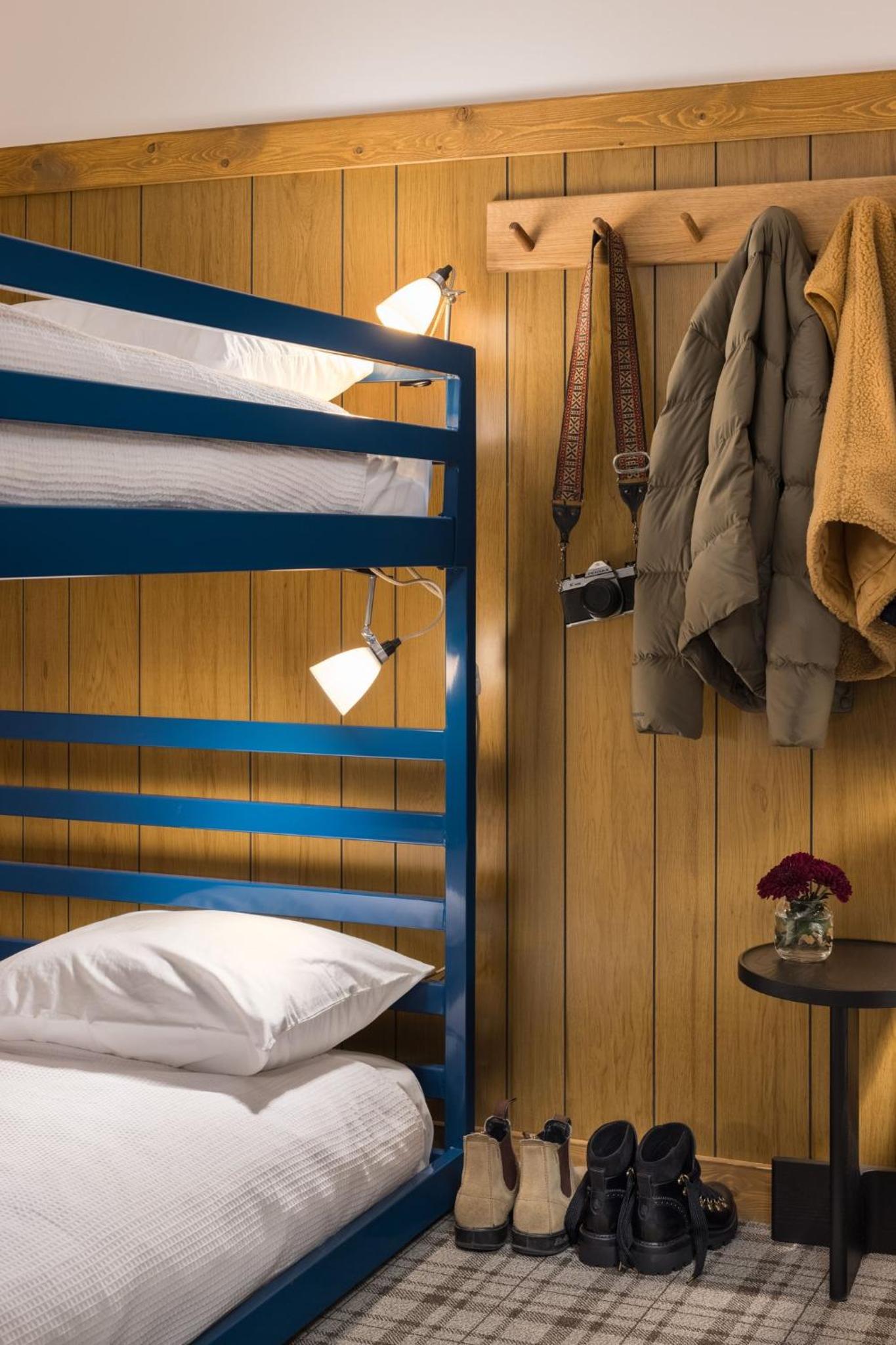 Adventure, 4 Bunk Beds