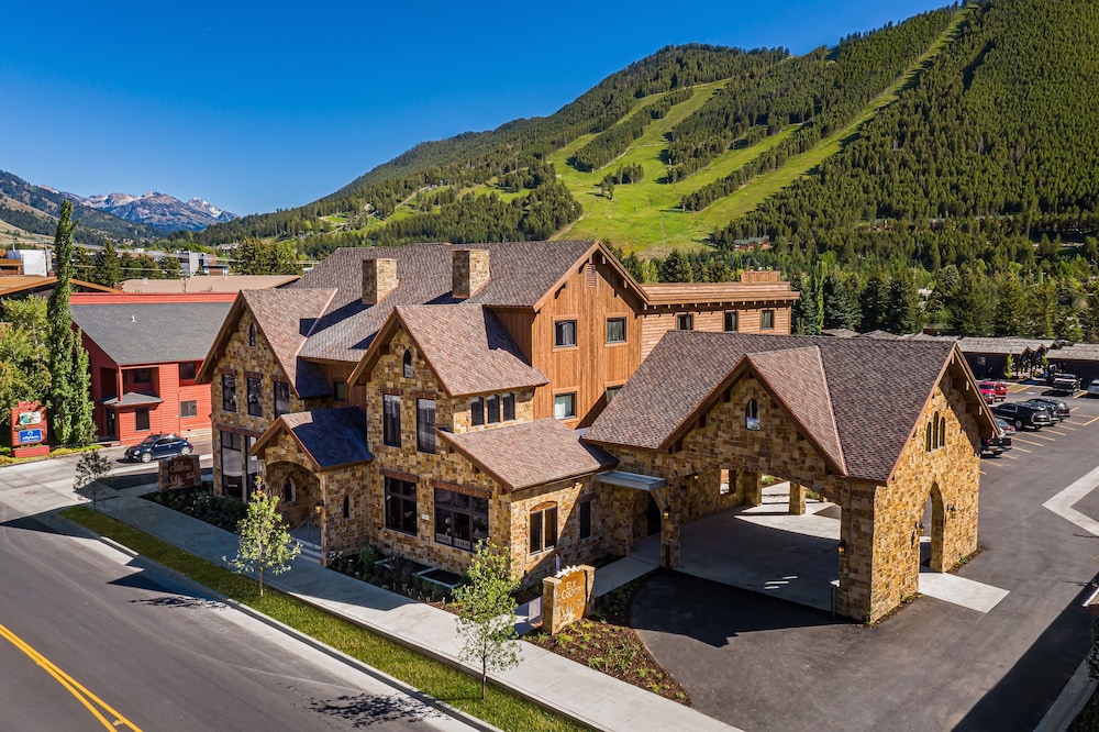 Elk Country Inn 1/68