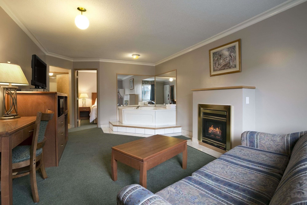 Ramada Limited - Merritt 17/21