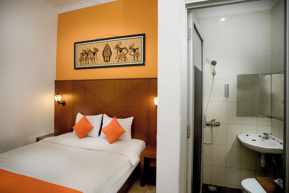 Hotel Poncowinatan - Tugu 15/21