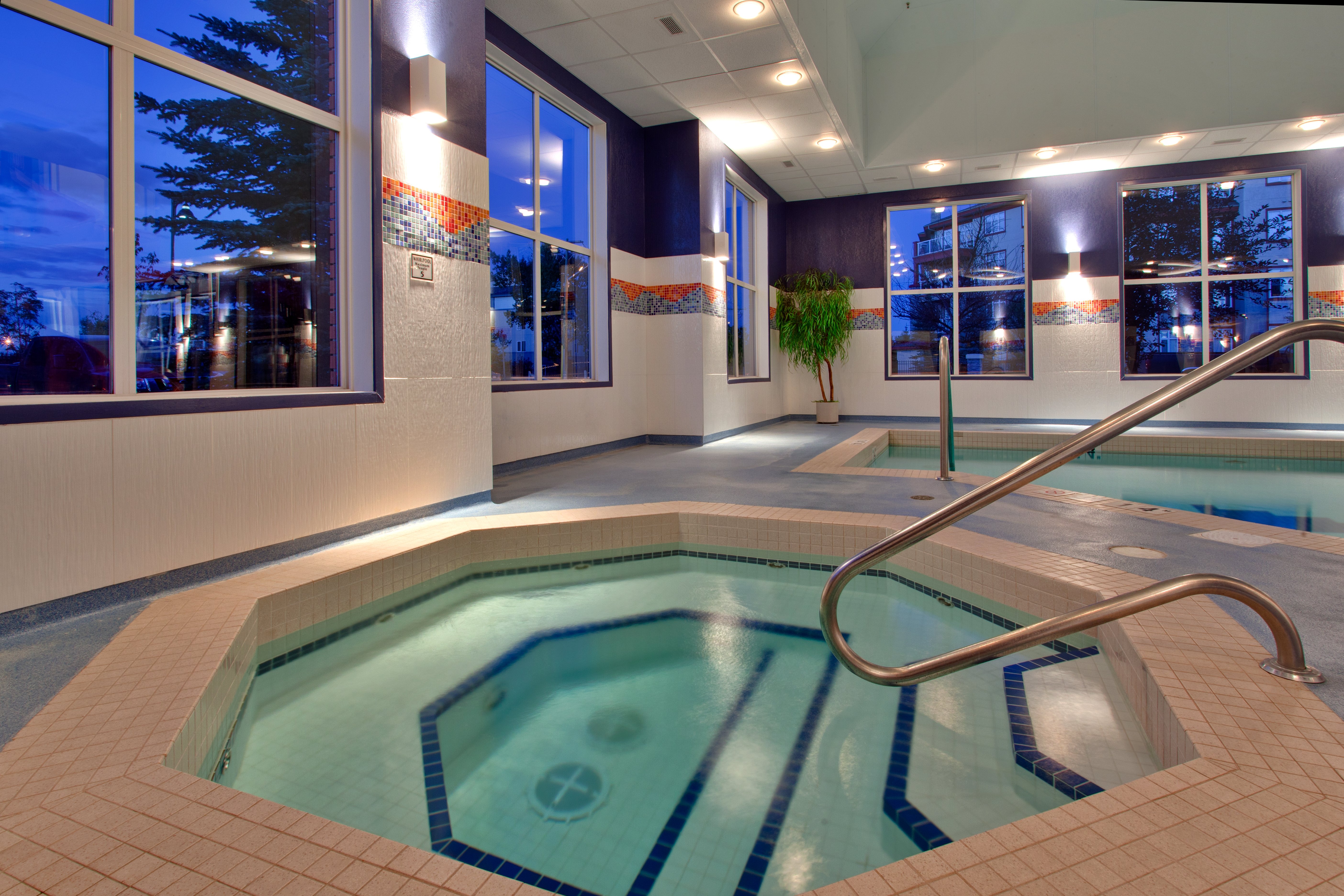 Holiday Inn Express Hotel Suites Calgary South Macleod Trail S 42/73