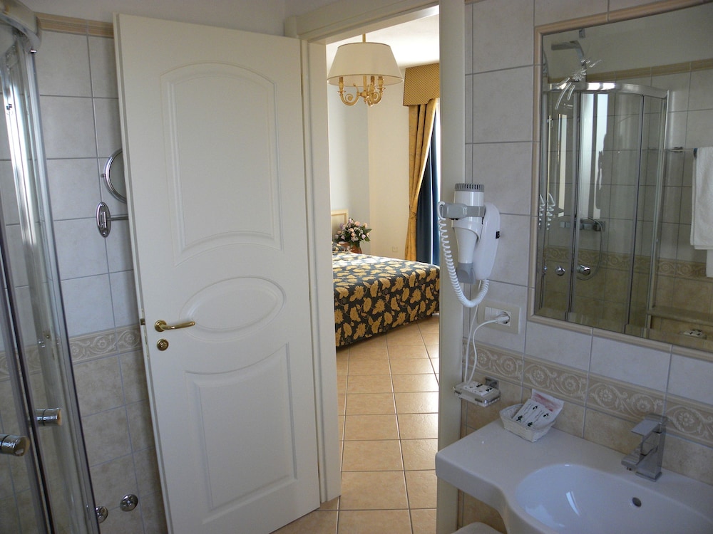 Hotel Ristorante Borgo La Tana 50/50