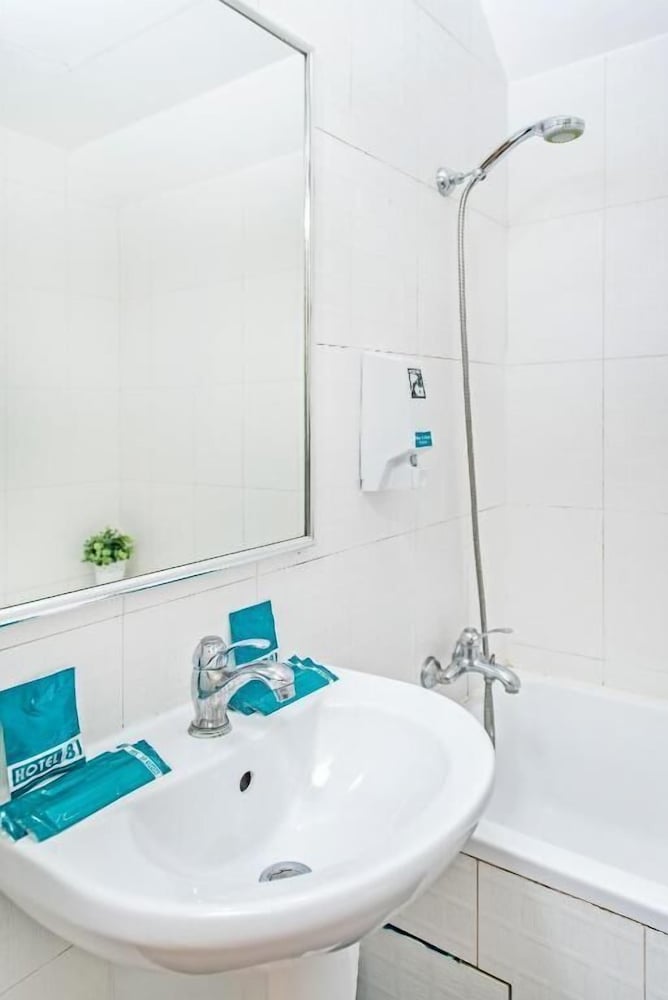 Hotel Sakura by Venue 50/50
