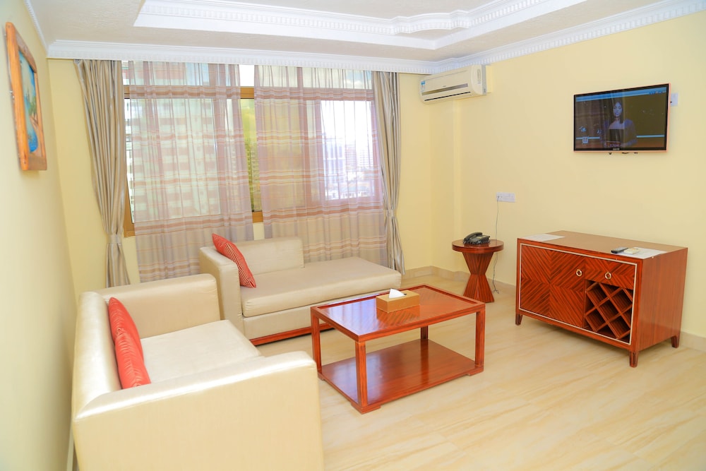 Tiffany Diamond Hotel Indira Gandhi Street 51/71