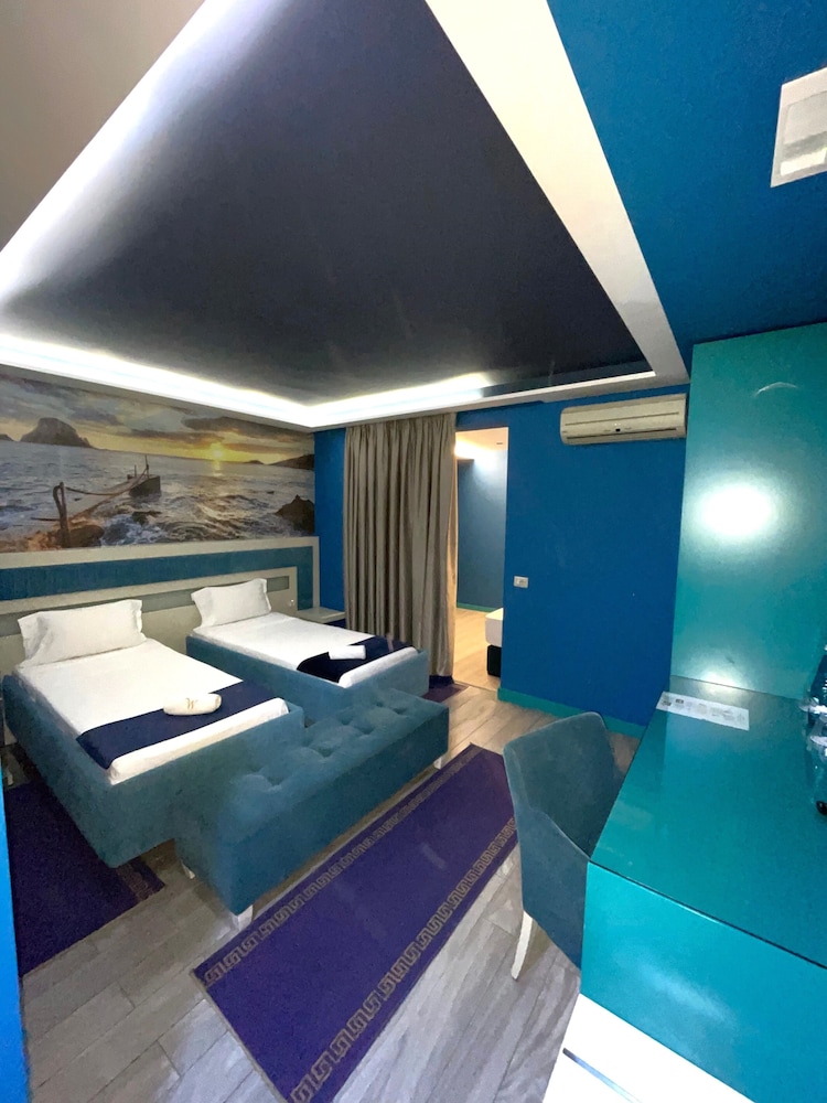 New W Hotel 46/50