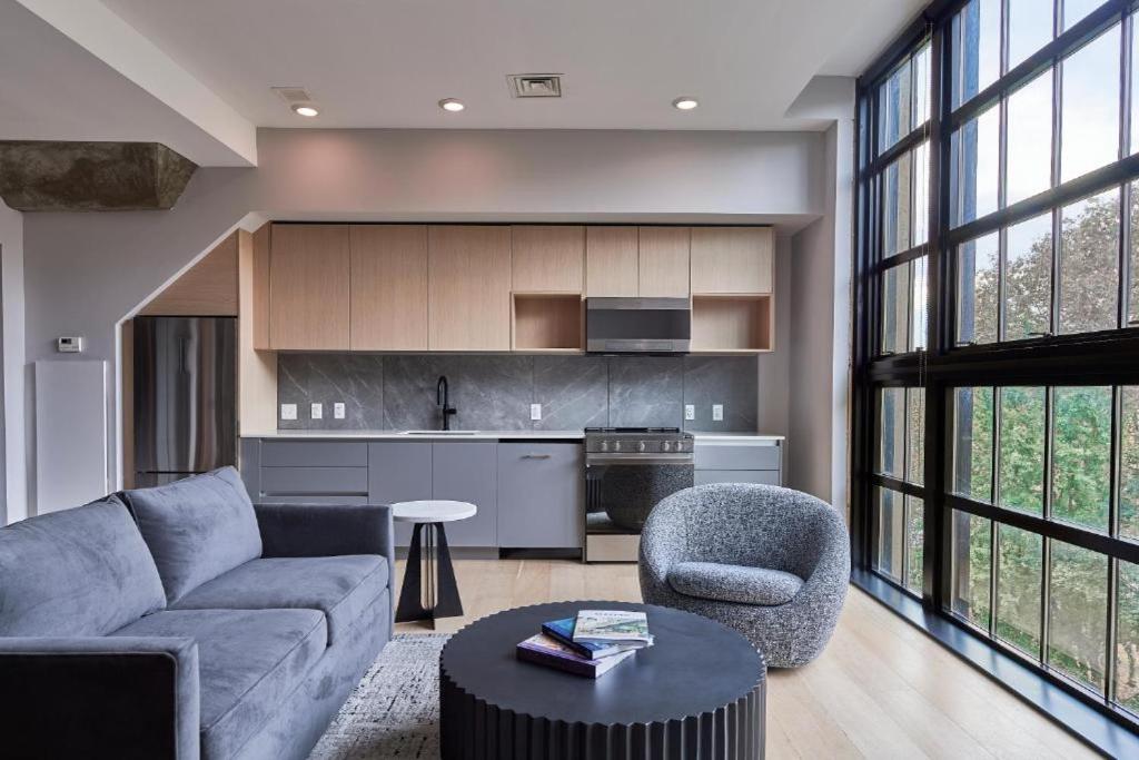 Riversuites At The Battery 16/25