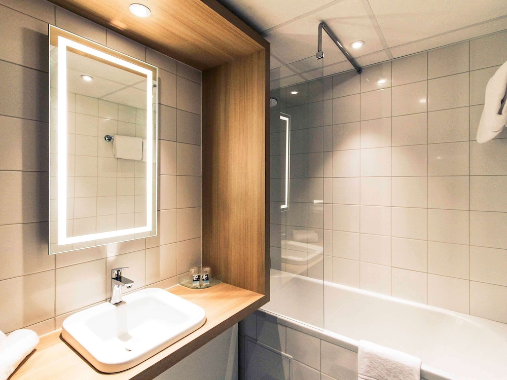 MERCURE TOURS SUD 25/77