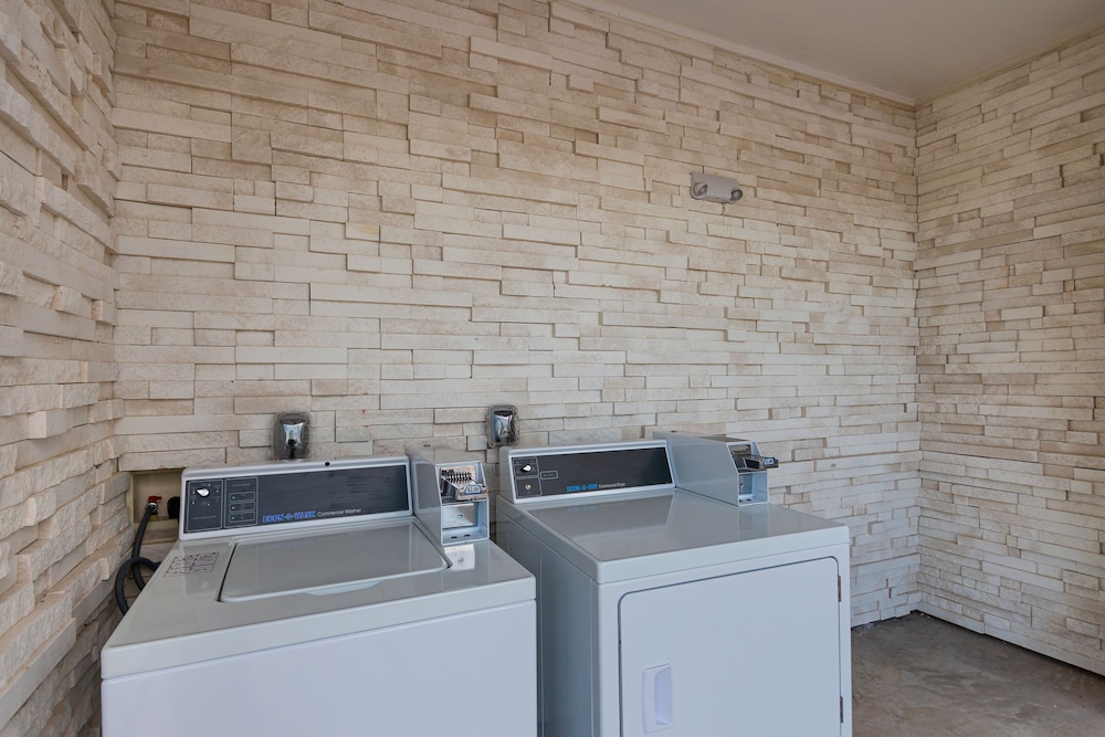 Baymont By Wyndham Kingwood 42/48