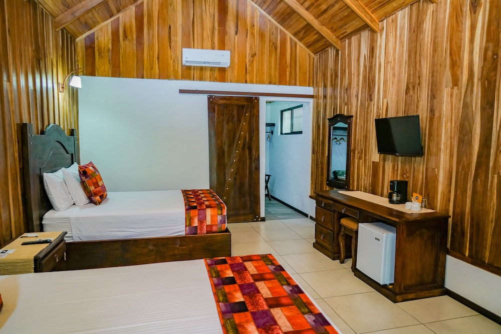 Arenal History Inn 10/46