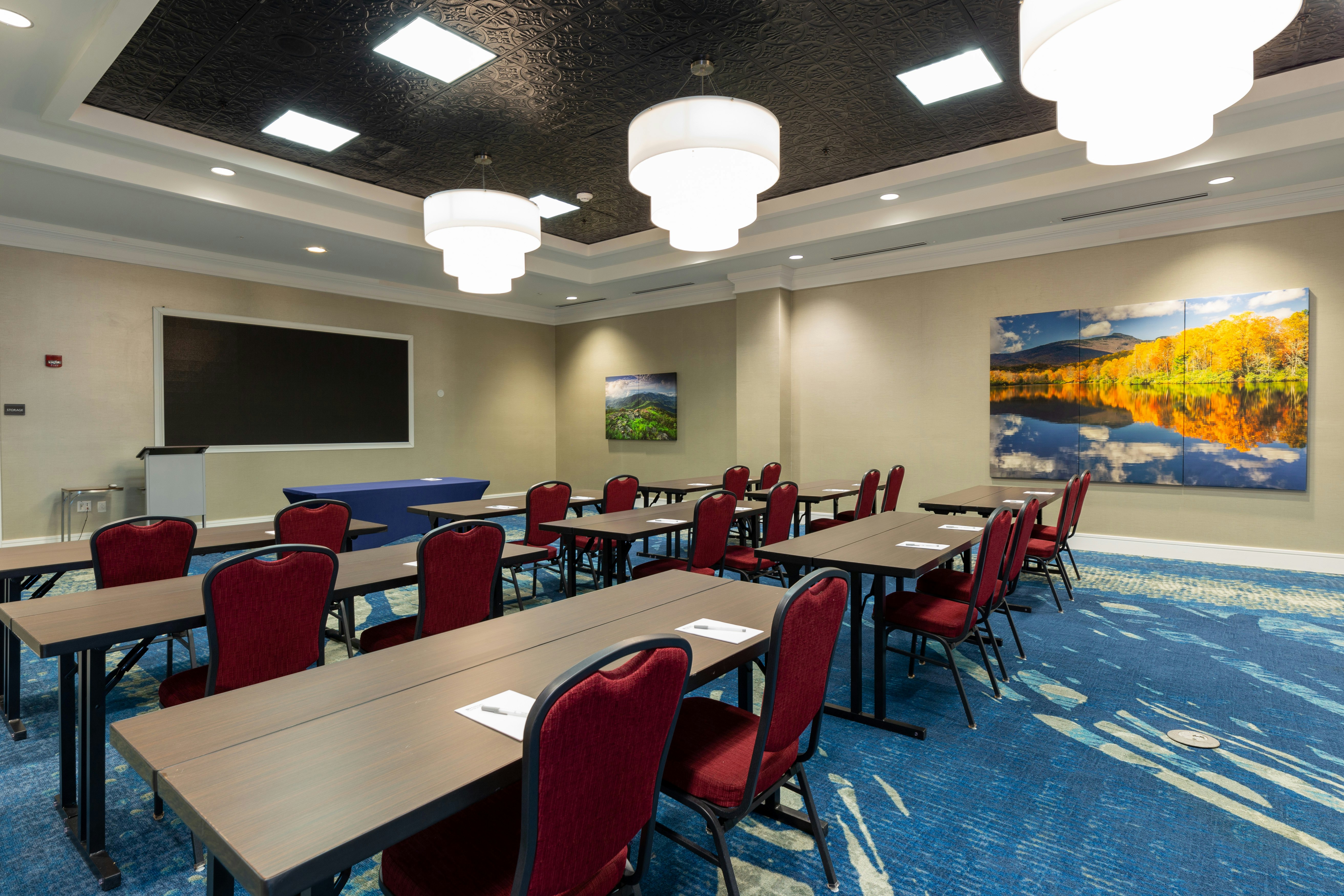 Hilton Garden Inn Asheville Downtown 39/45