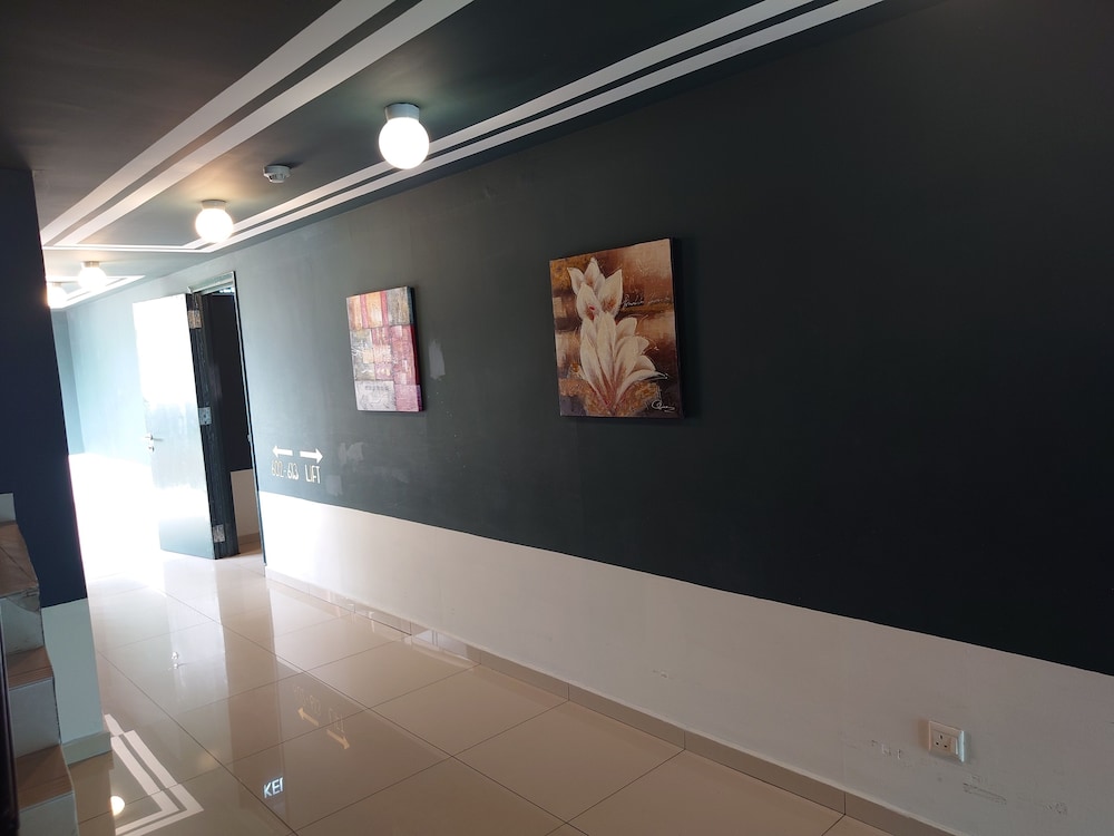K Hotel 10/48