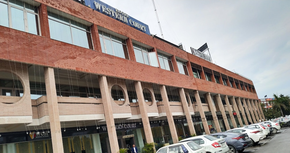 Hotel Western Court Panchkula 44/50