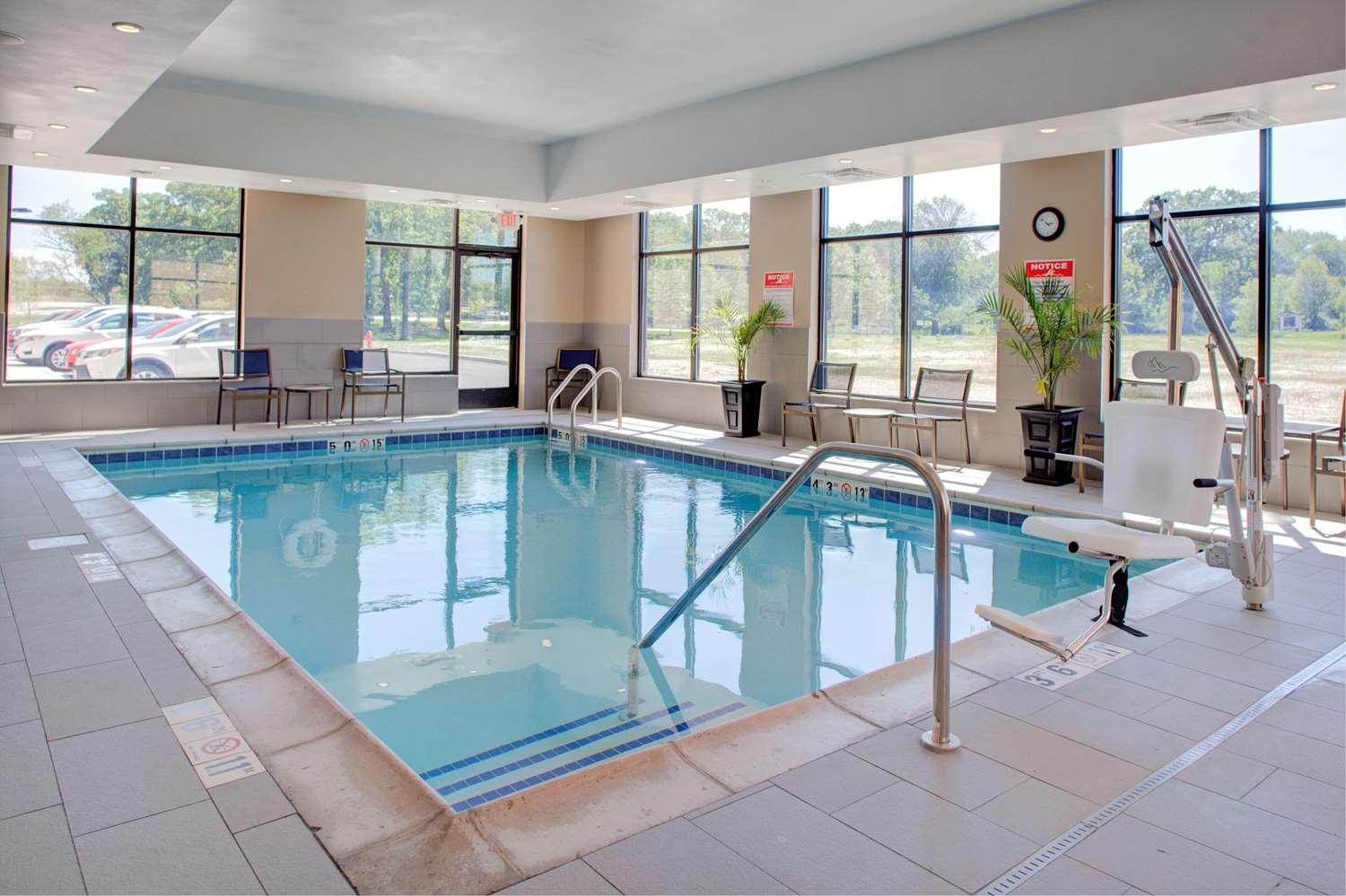 swimming pool spa