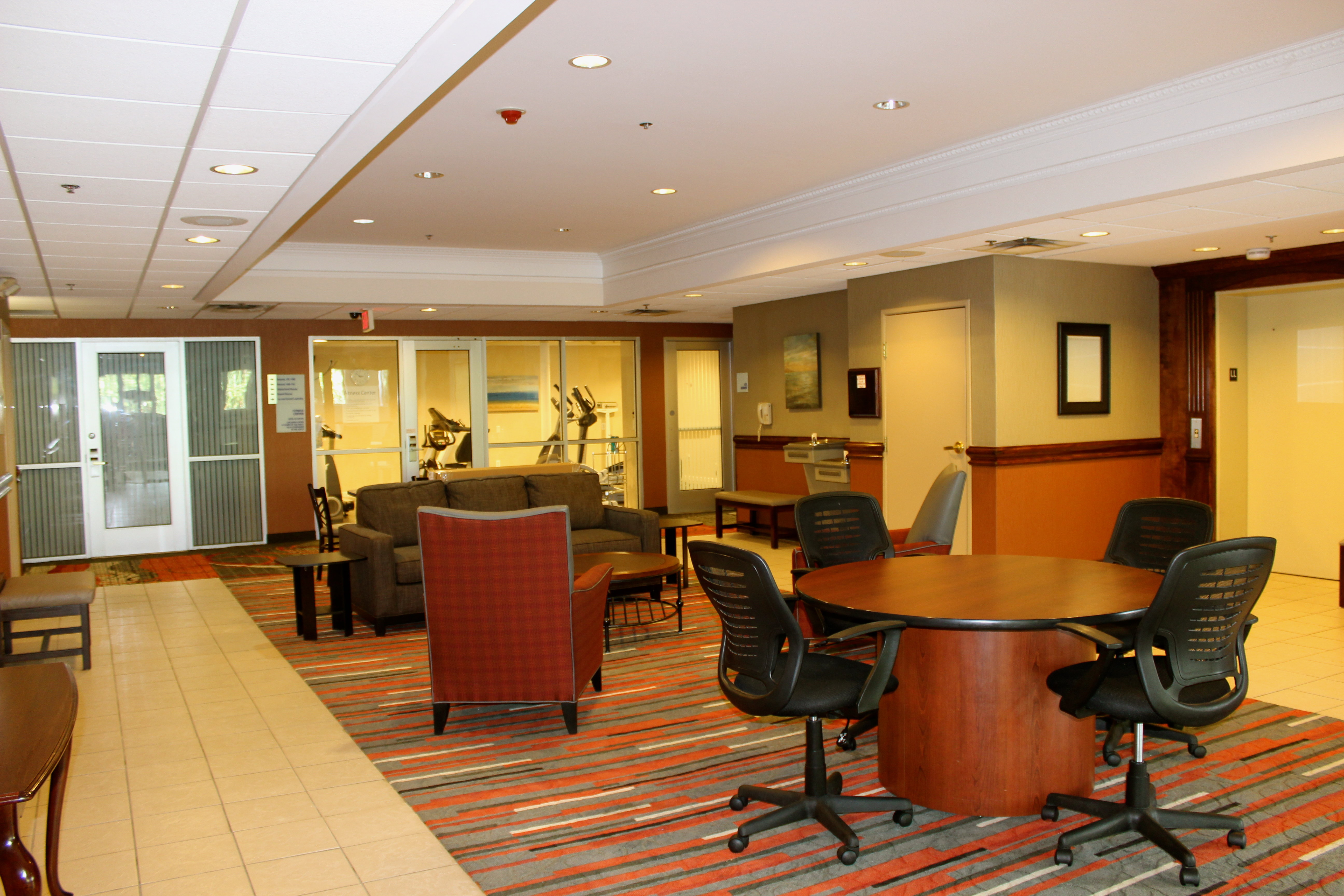 Holiday Inn Express Hotel And Suites Waterford 37/47