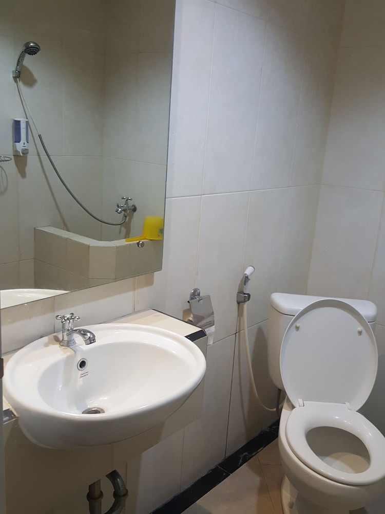 Hotel Kharisma 45/53