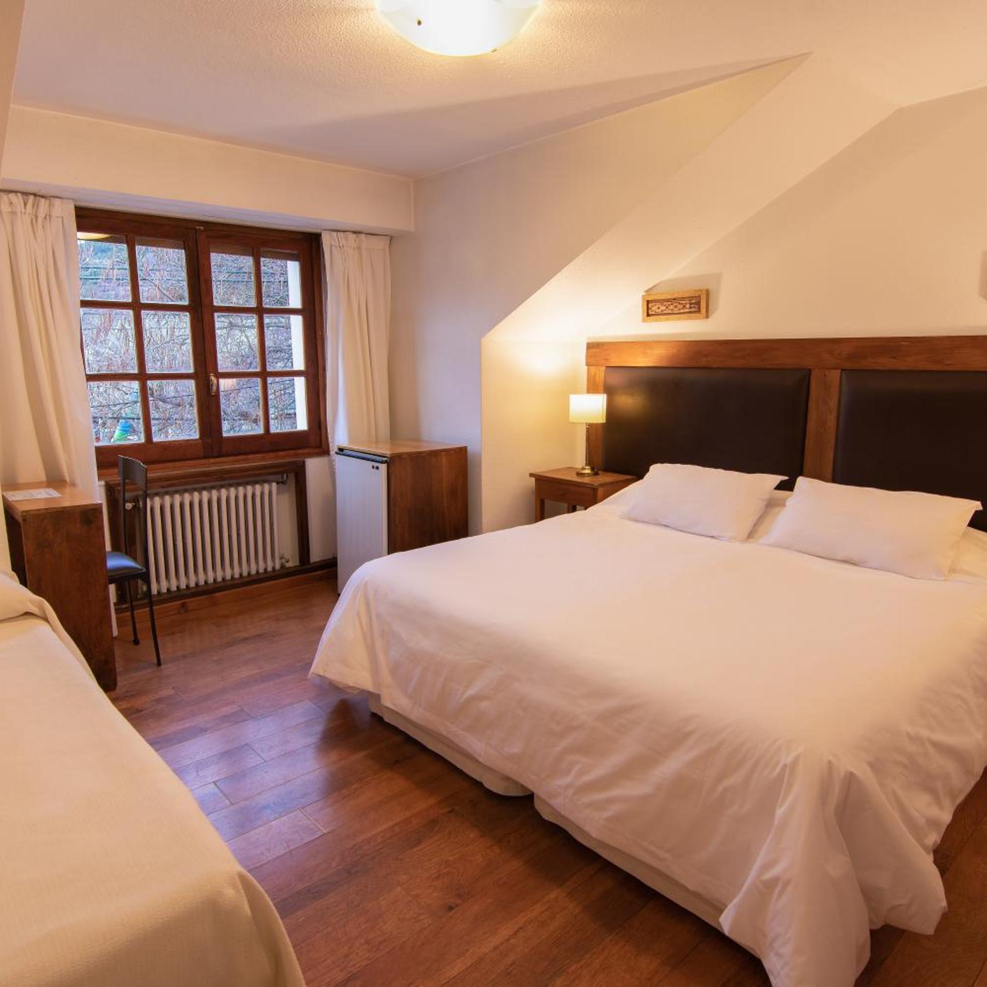 Hostal del Esquiador 12/40