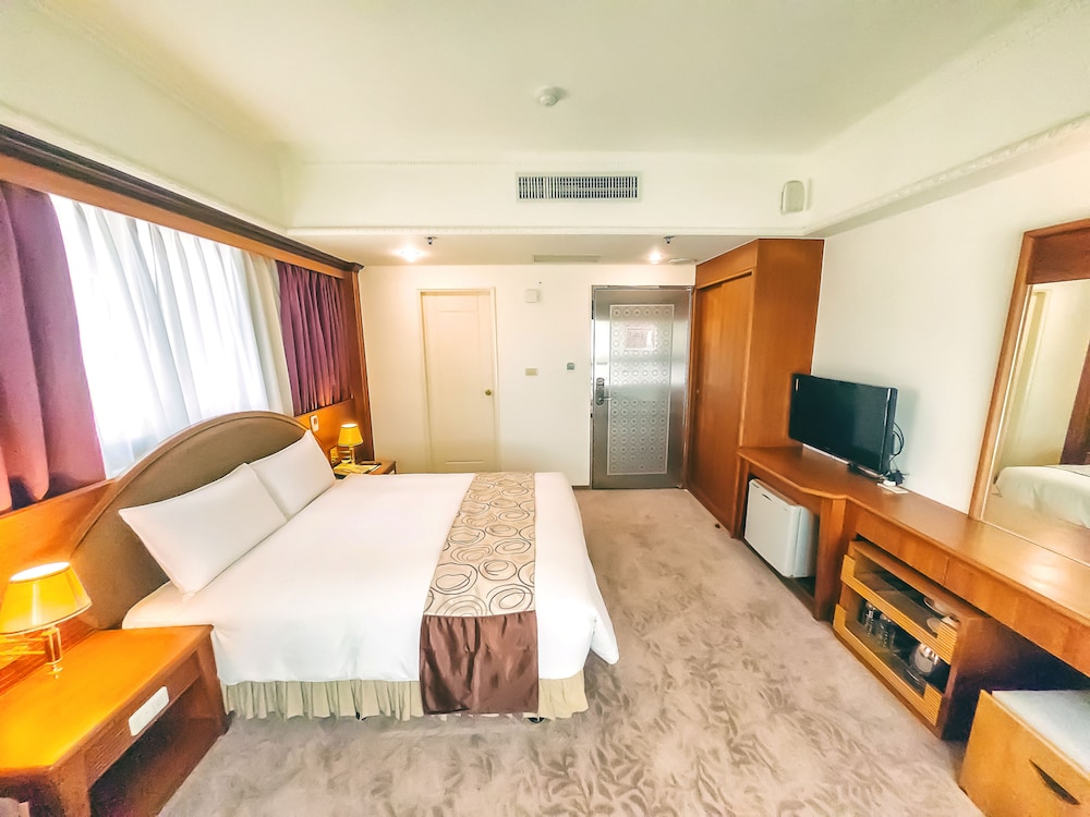 FoungJia Hotel 11/26