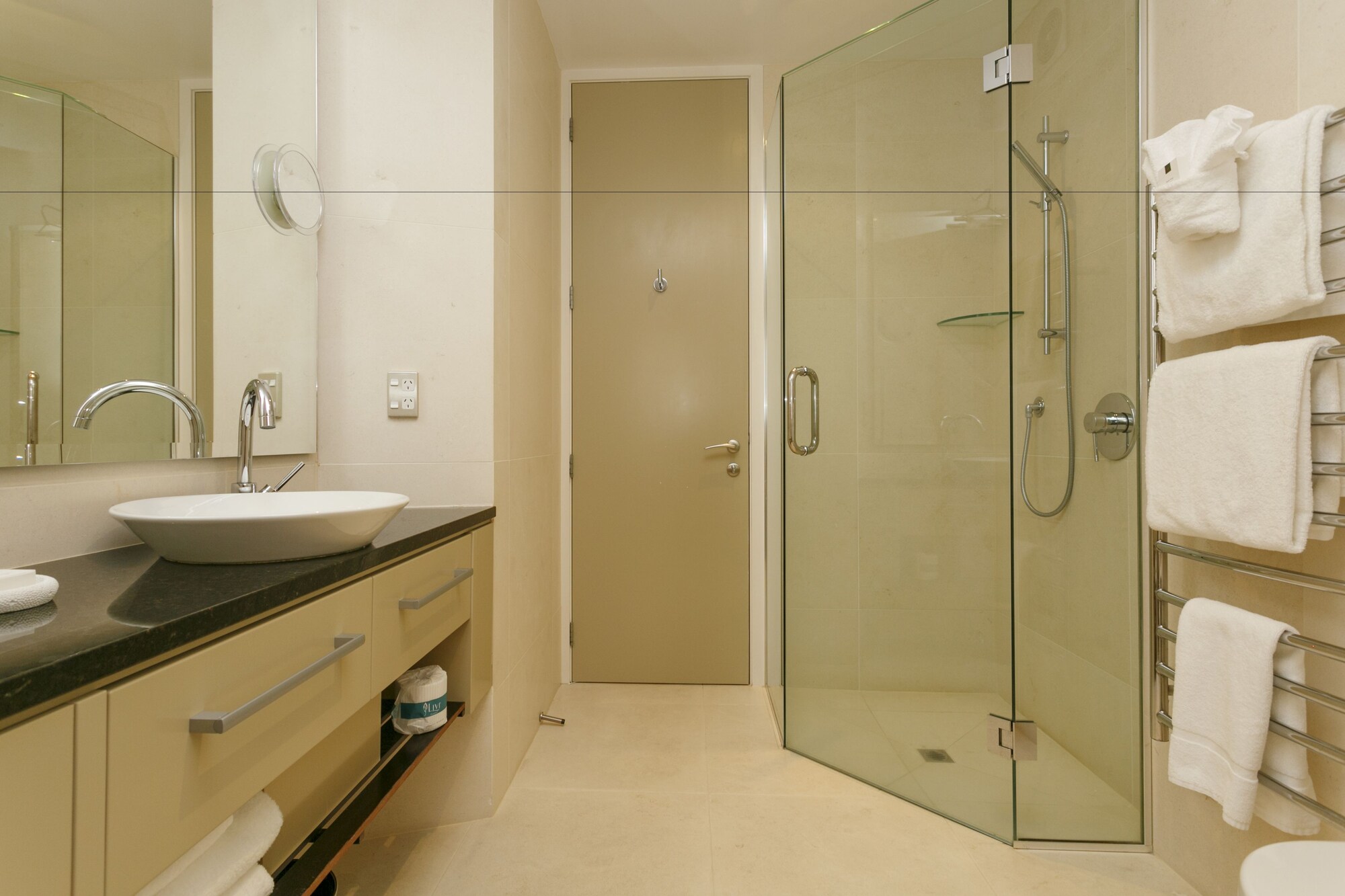 2 Bedrooms, Luxury, Apartment, 2 King Beds, Lake Side, Lake View, Sofa، The Reef Resort 6/9