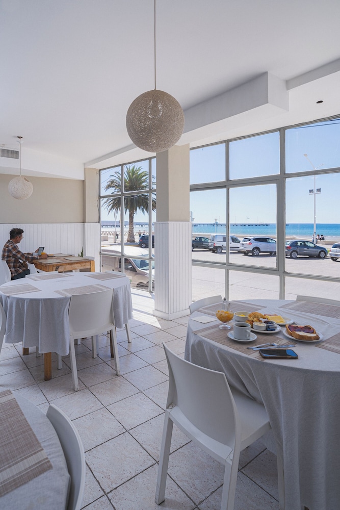 Hotel Hostal del Rey 37/51