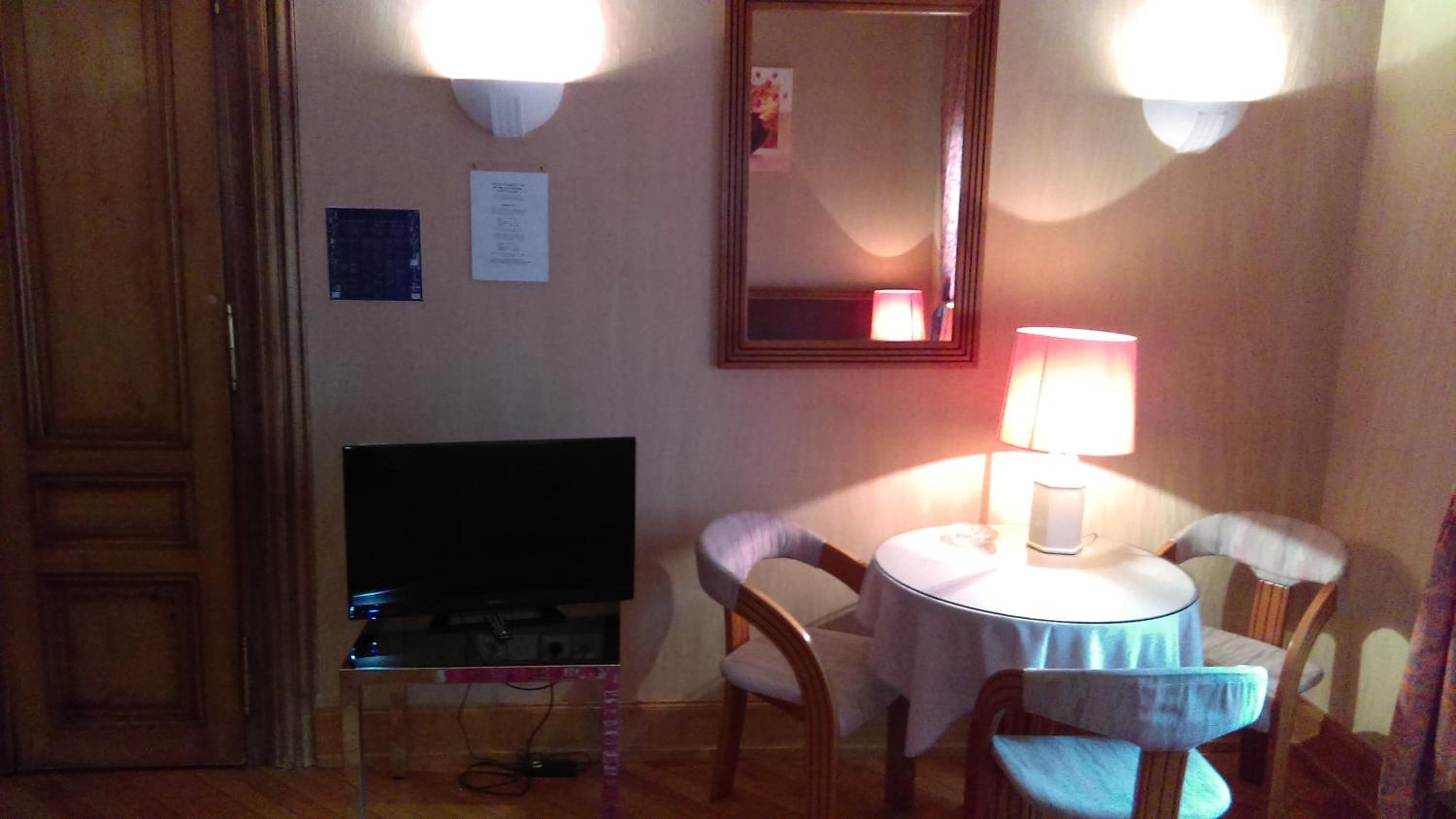 Hotel De L Orangerie 30/54