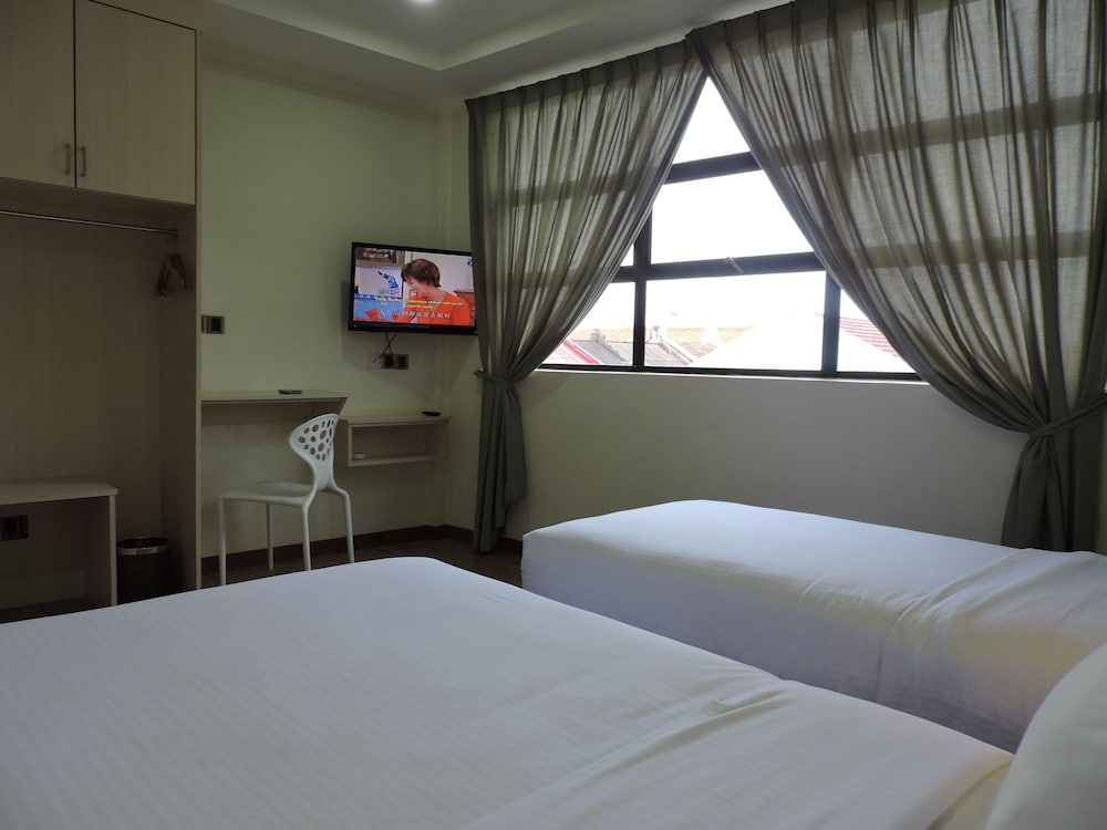 Merlin Hotel 9/38