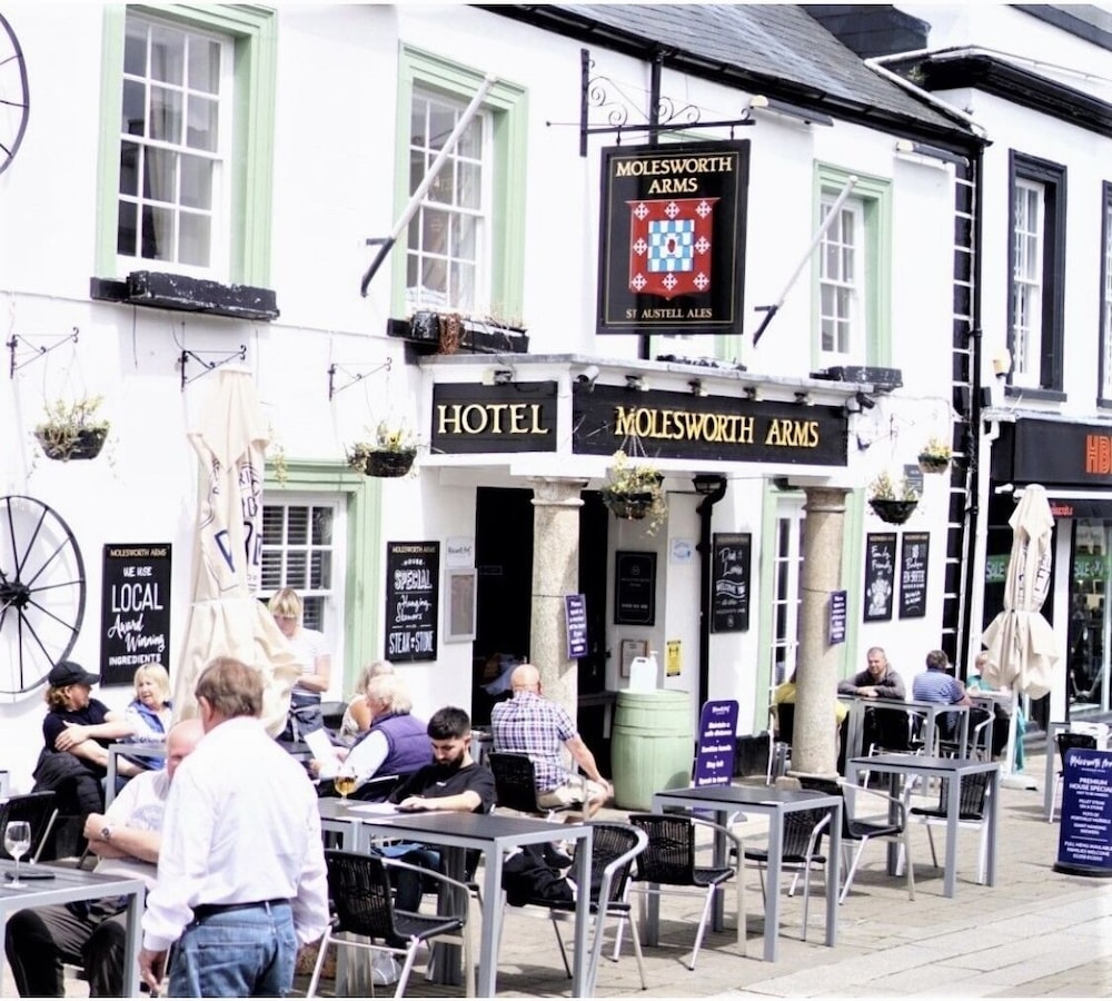 Molesworth Arms Hotel 30/50