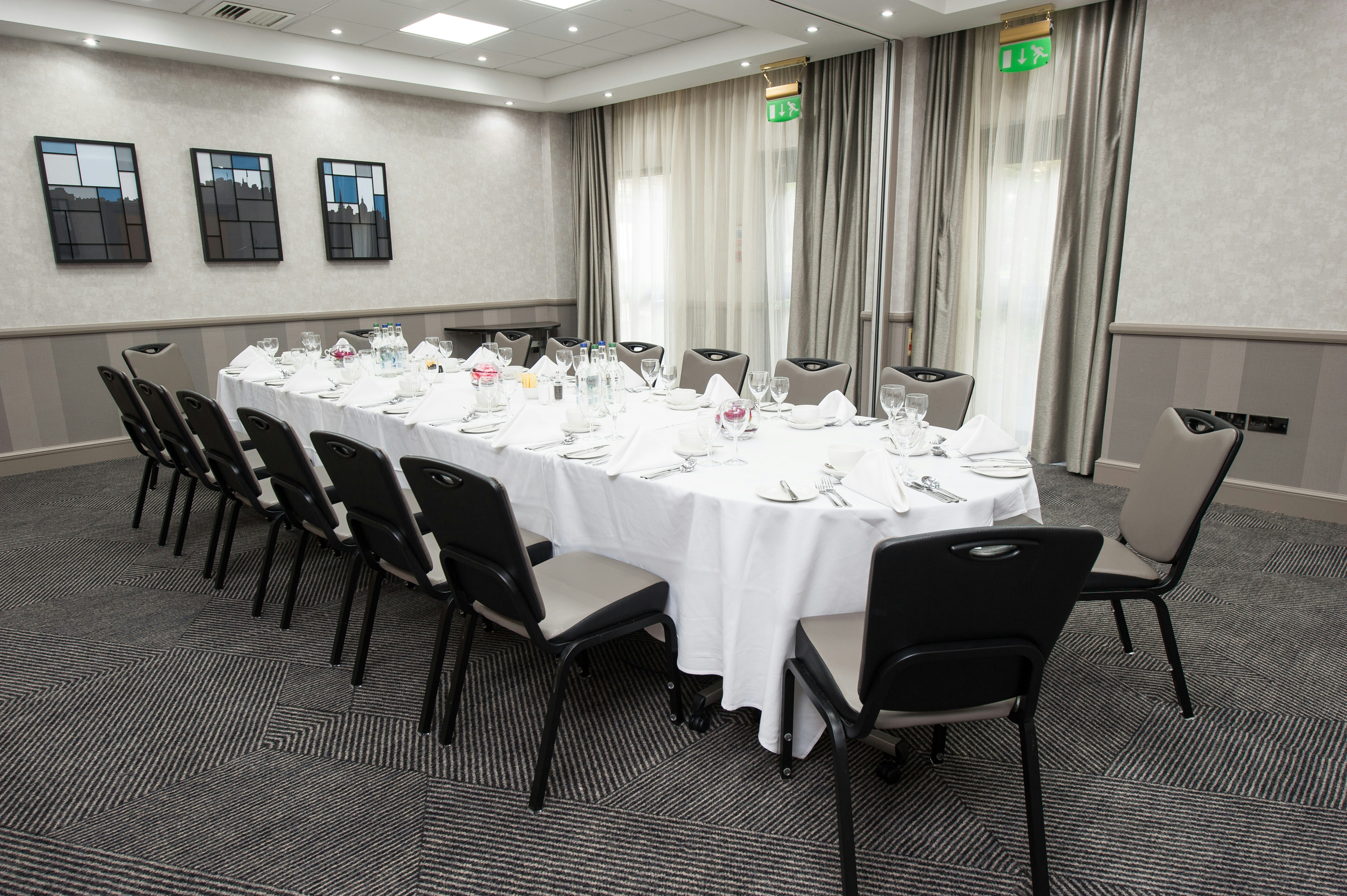 Doubletree By Hilton Edinburgh Airport 78/84