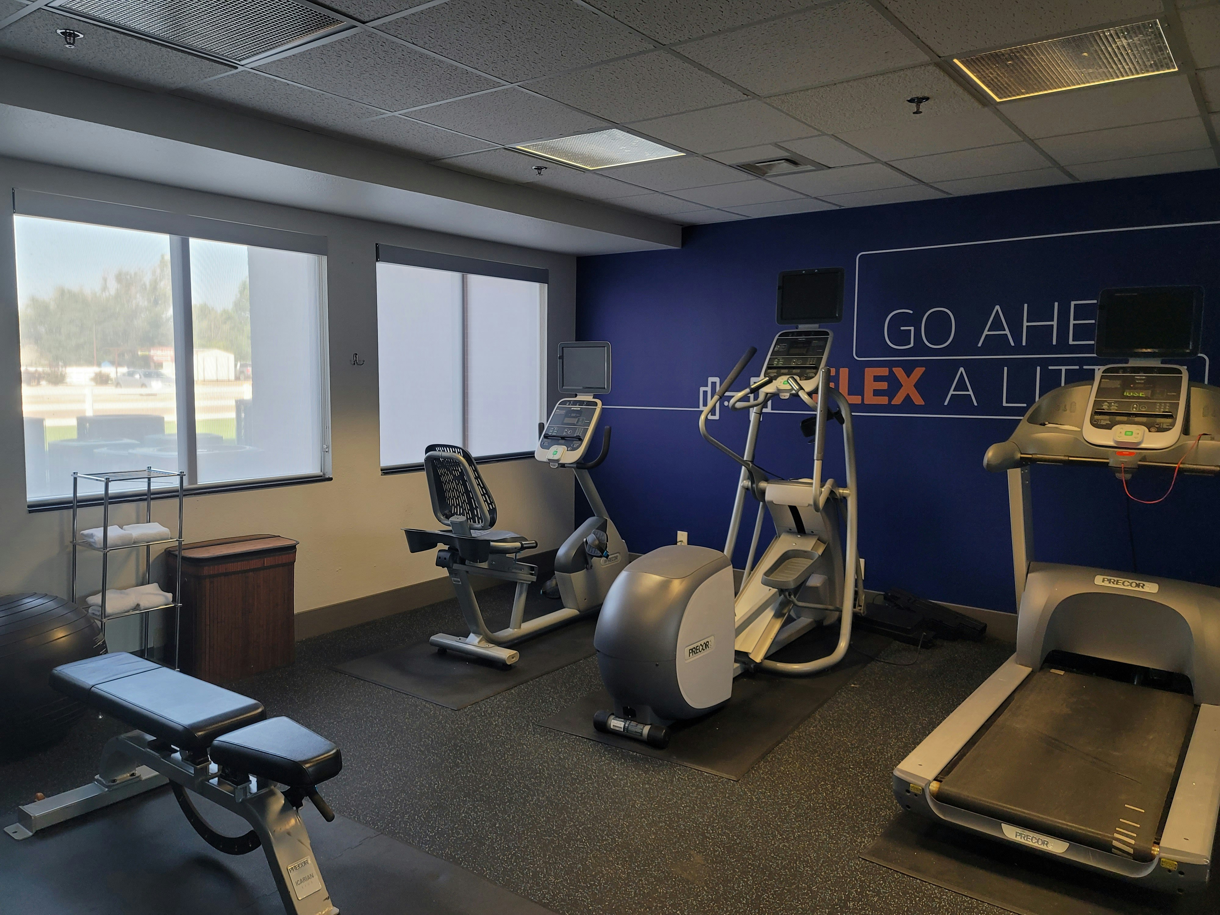 Holiday Inn Express Hotel Suites Enid Hwy 412 22/34