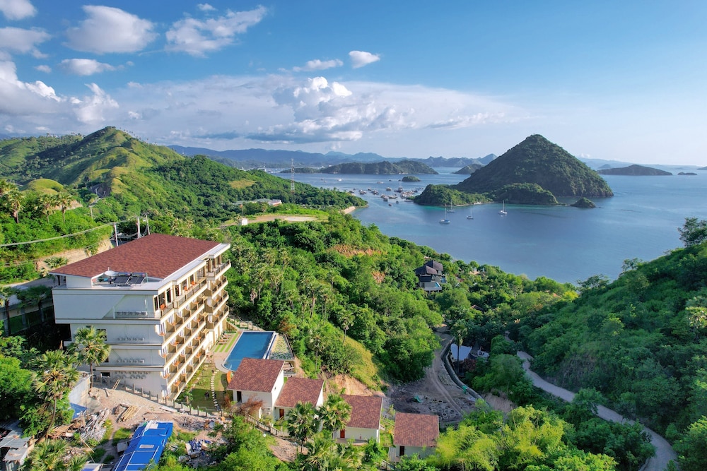 Flamingo Waecicu Labuan Bajo 15/20