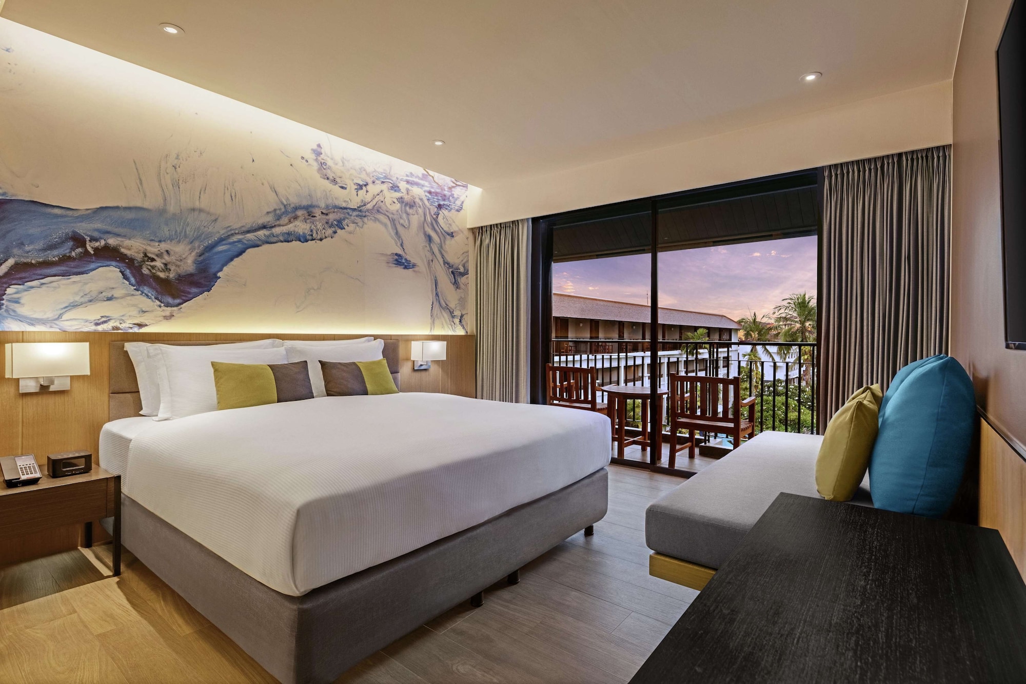 Room, King Bed, Balcony, Accessible